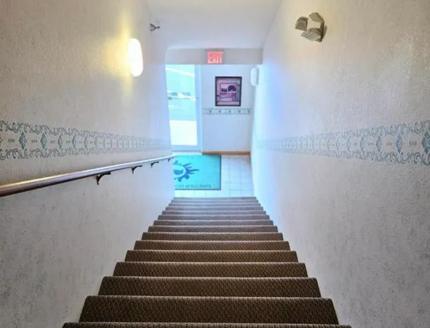 Budget Host Inn & Suites hotel detail image 3