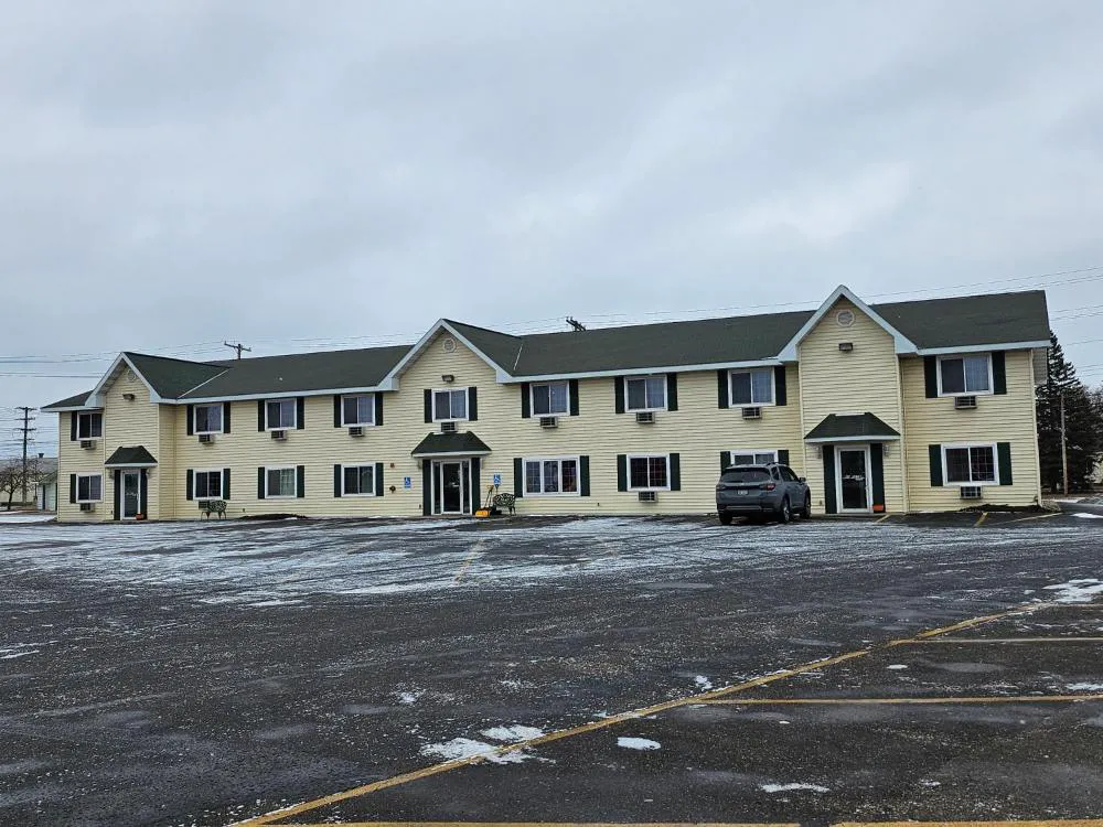 Budget Host Inn & Suites hotel hero