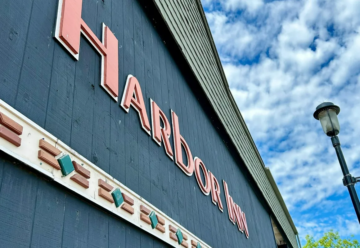 Harbor Inn Self Check-in Hotel hotel hero