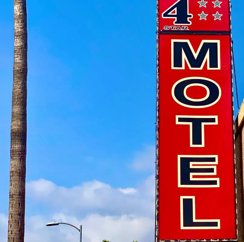 4 Star Motel hotel hero