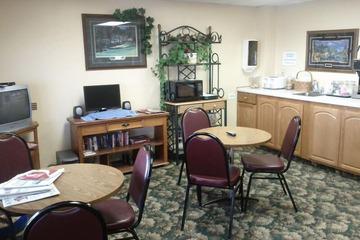 Oakwood Inn and RV Park hotel detail image 1