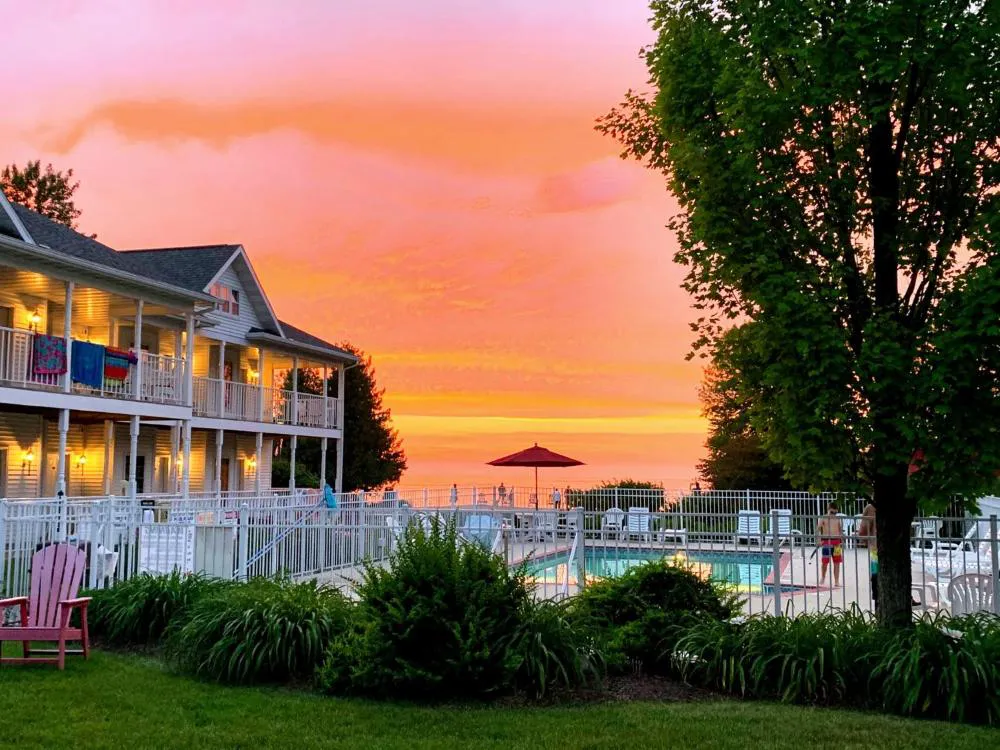 Bay Breeze Resort hotel hero