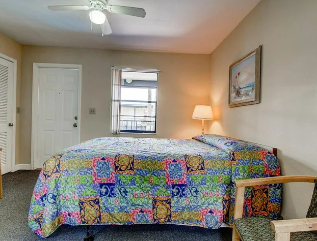 Royal Canadian Motel hotel detail image 4