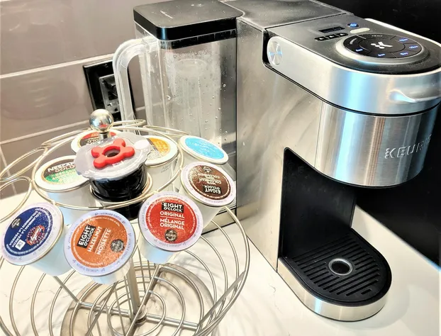 Monki Di Executive Suites - GLAS - Luxury Inner City Home 3 min to Downtown w Private Rooftop Patio Fireplace hotel detail image 4