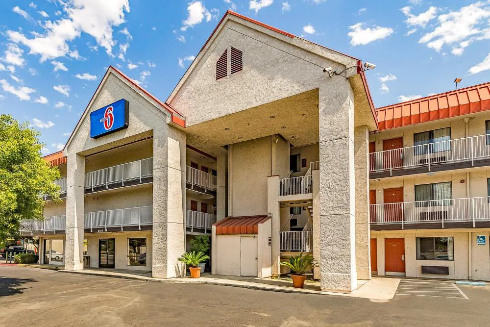 Studio 6 Fresno, CA - Extended Stay hotel hero
