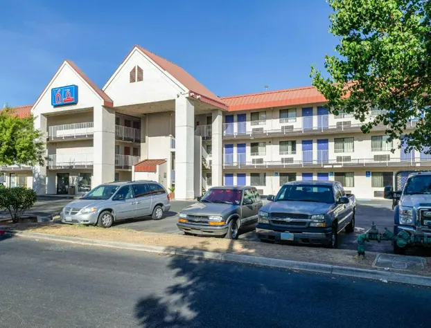 Studio 6 Fresno, CA - Extended Stay hotel detail image 1