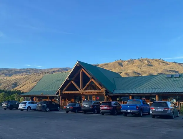 Bear's Claw Lodge hotel detail image 1