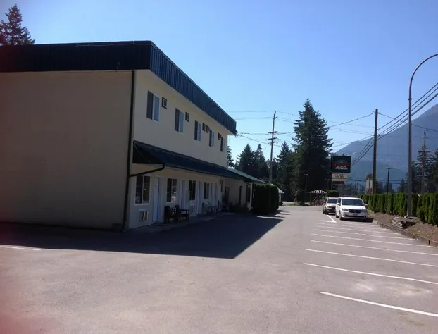 Coquihalla Motel hotel detail image 2