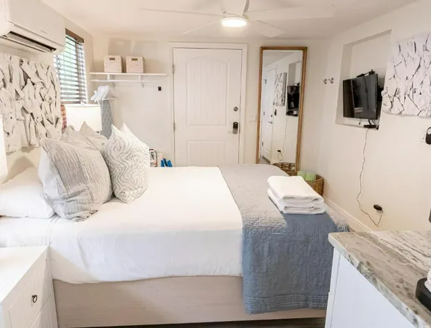 Siesta Key Beachside Villas hotel detail image 4