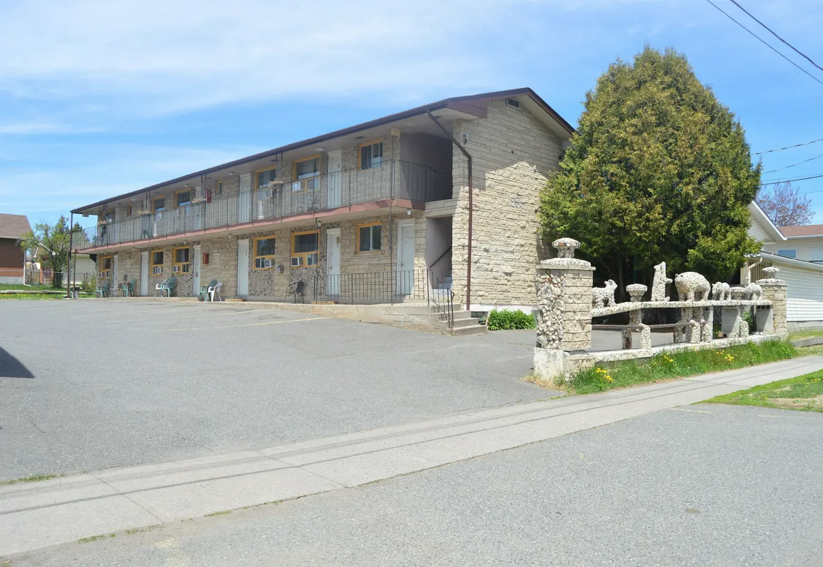 Modern Motel hotel hero