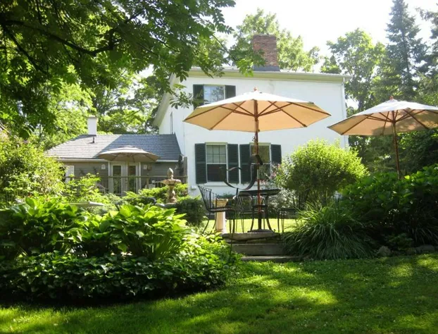 Historic Lyons House hotel detail image 3