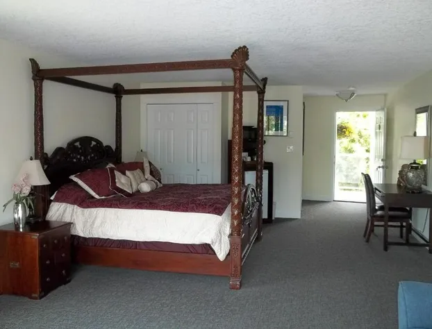 The Bayshore Waterfront Inn hotel detail image 3