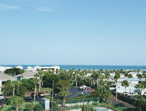 Hibiscus Oceanfront Resort hotel detail image 3