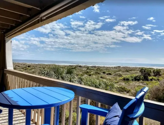 Hibiscus Oceanfront Resort hotel detail image 4