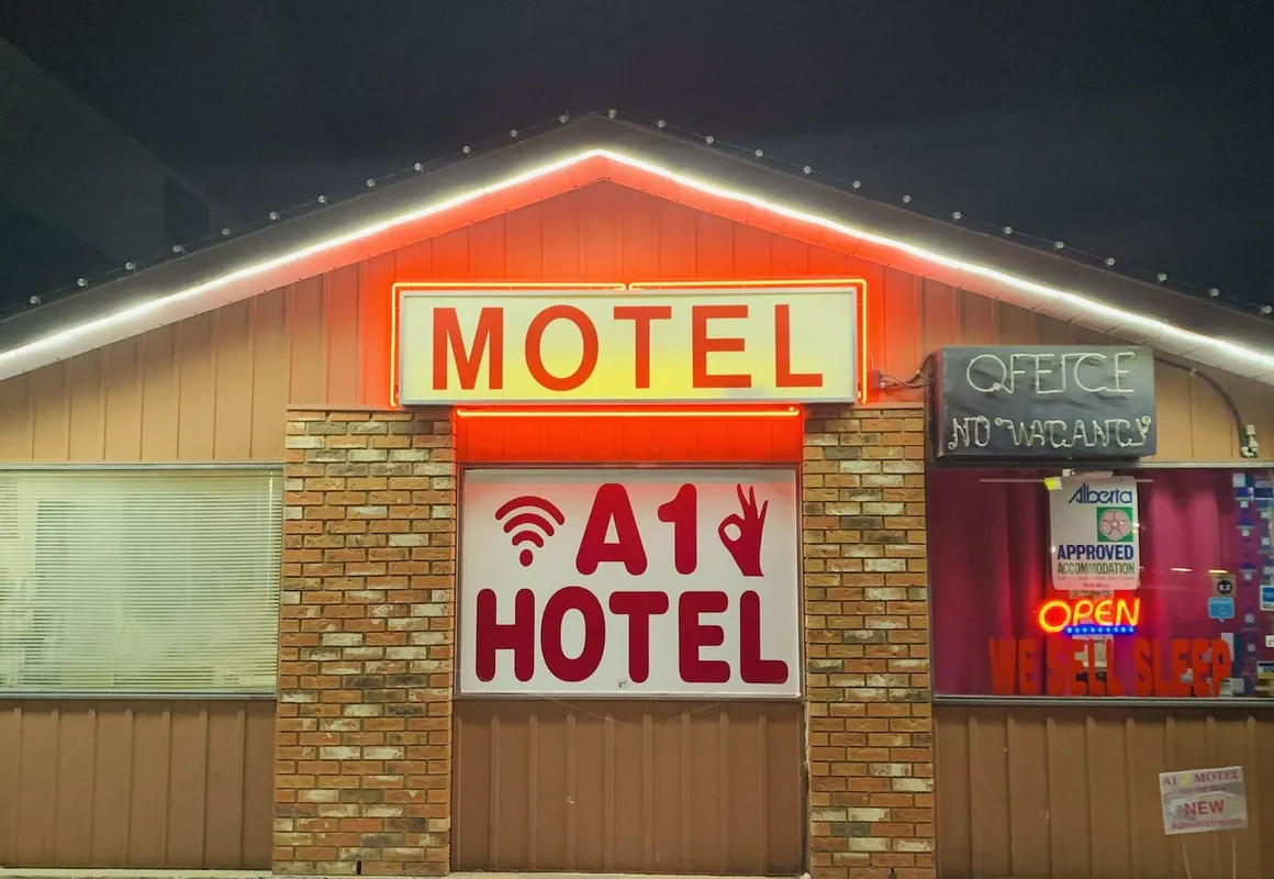 A1 Motel hotel hero