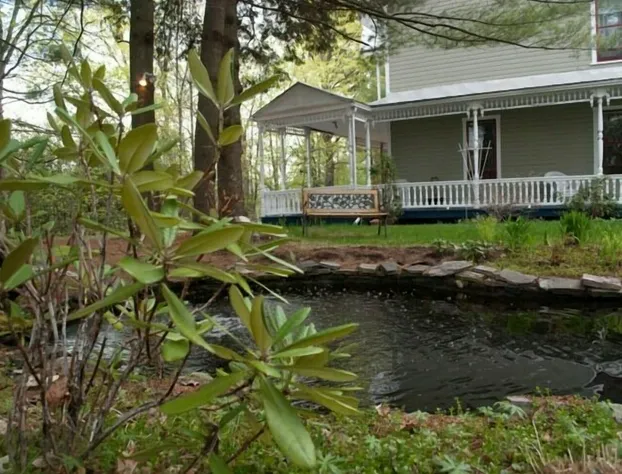 Au Clos Rolland Couette and hotel detail image 2