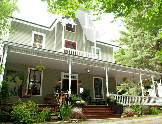 Au Clos Rolland Couette and hotel detail image 3