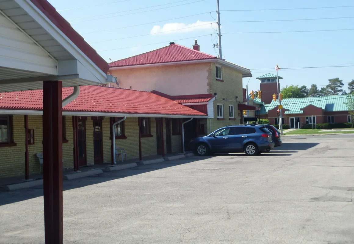 Lakeridge Motel hotel hero