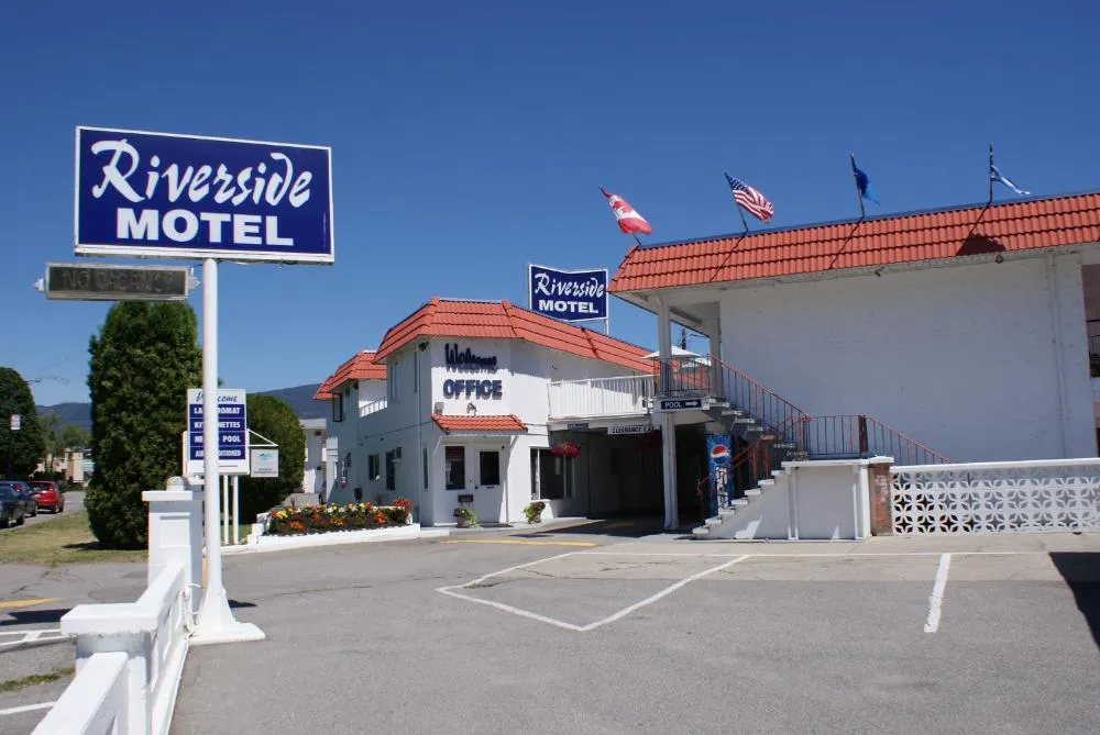 Riverside Motel hotel hero