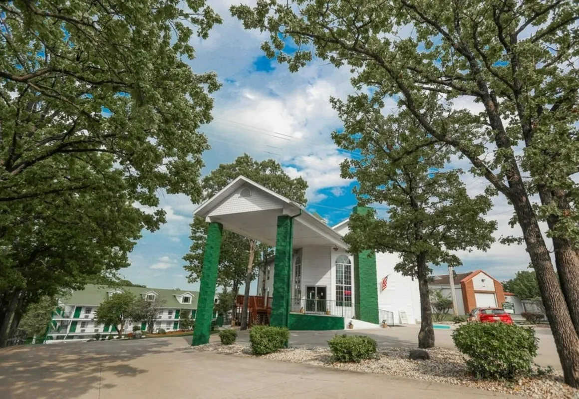 Presley's Penthouse 2BR Branson Resort Condo hotel hero