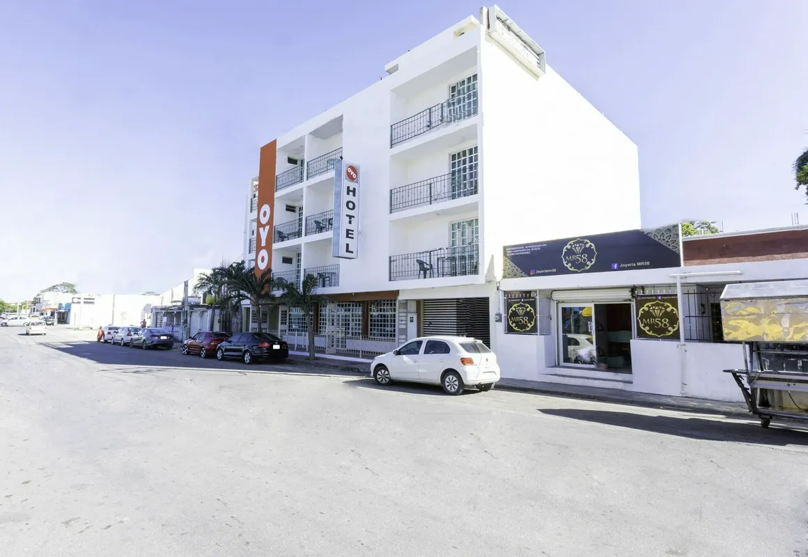 OYO Hotel Gandhi hotel hero