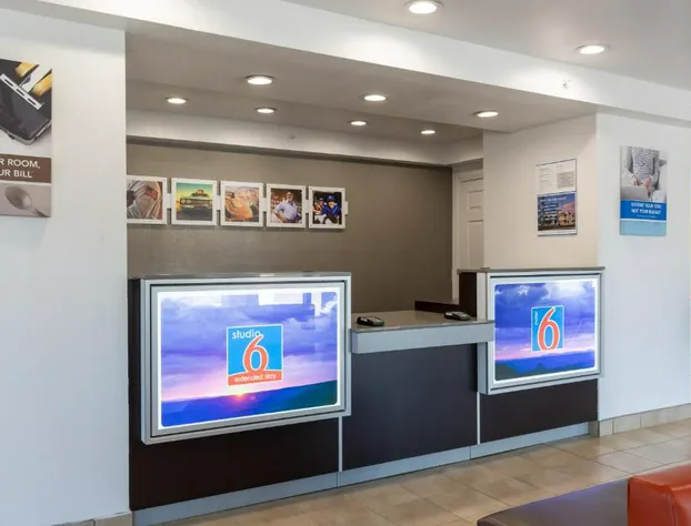 Studio 6 Bryan, TX - University Area hotel detail image 4