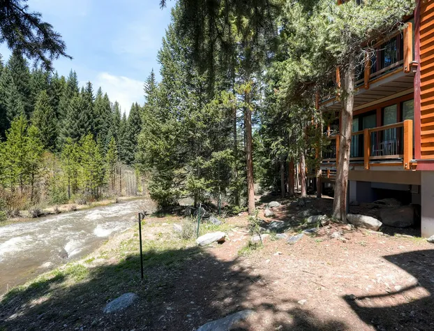 Tannenbaum Condominiums by Ski Country Resorts hotel detail image 3