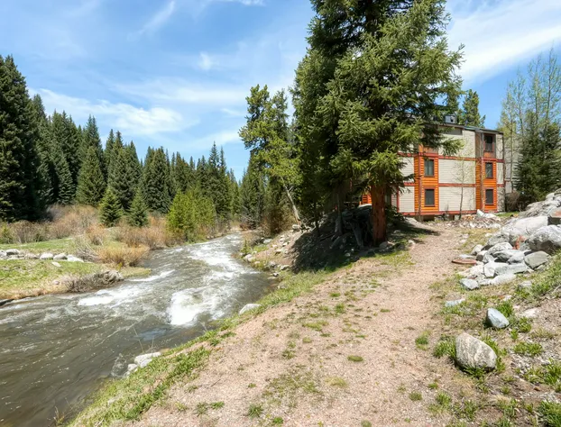 Tannenbaum Condominiums by Ski Country Resorts hotel detail image 4