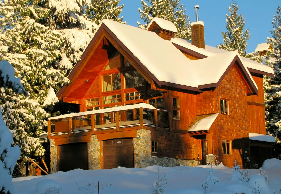 Big Red Lodge hotel hero