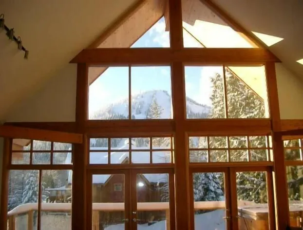 Big Red Lodge hotel detail image 3