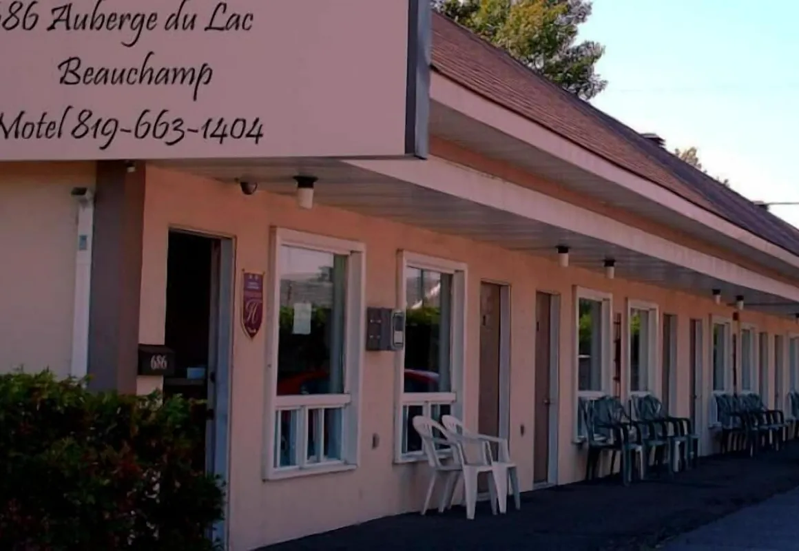 Auberge Du Lac Beauchamp hotel hero