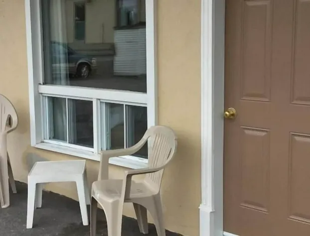 Auberge Du Lac Beauchamp hotel detail image 4