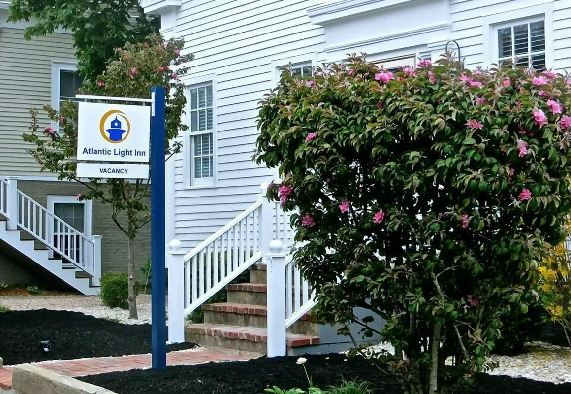 Atlantic Light Inn hotel hero
