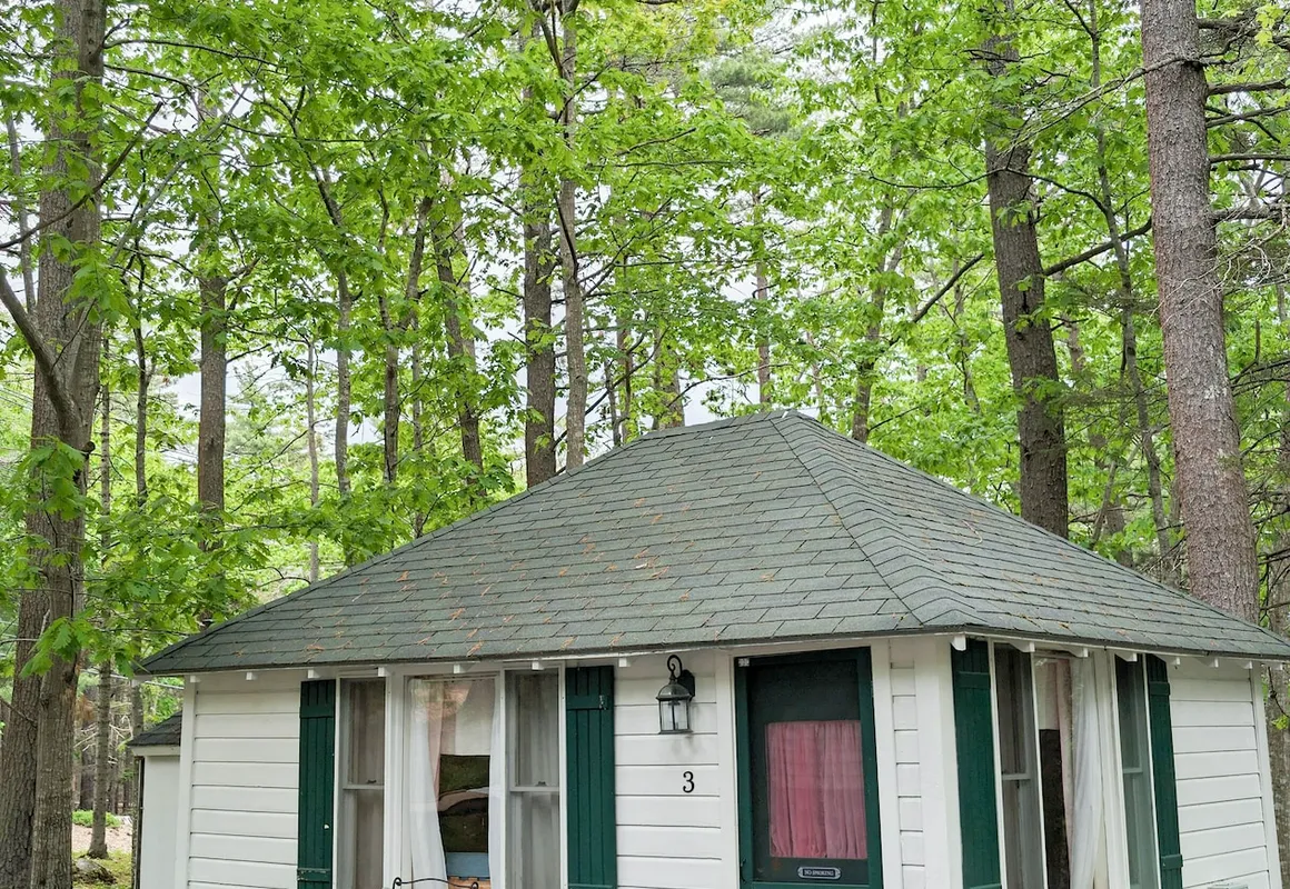 Hinckleys Dreamwood Cottages hotel hero