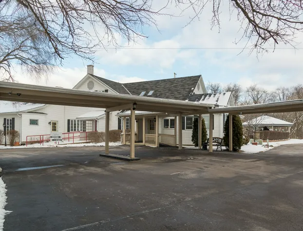 Sybaris Pool Suites Mequon hotel detail image 2
