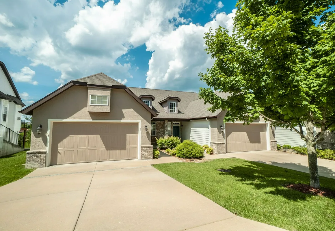 The Residence hotel hero