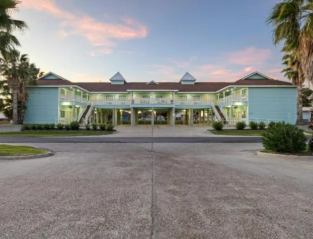 Bluff's Landing Lodge hotel detail image 1