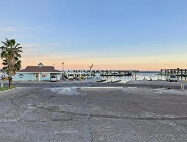 Bluff's Landing Lodge hotel detail image 2