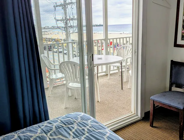 The Hillcrest hotel detail image 2