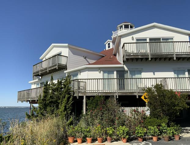 Lighthouse Club Hotel hotel detail image 4