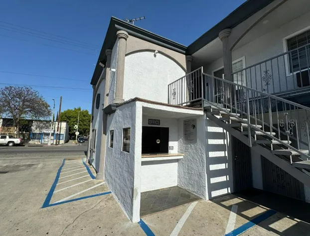 Bronco Motel South Central hotel detail image 1