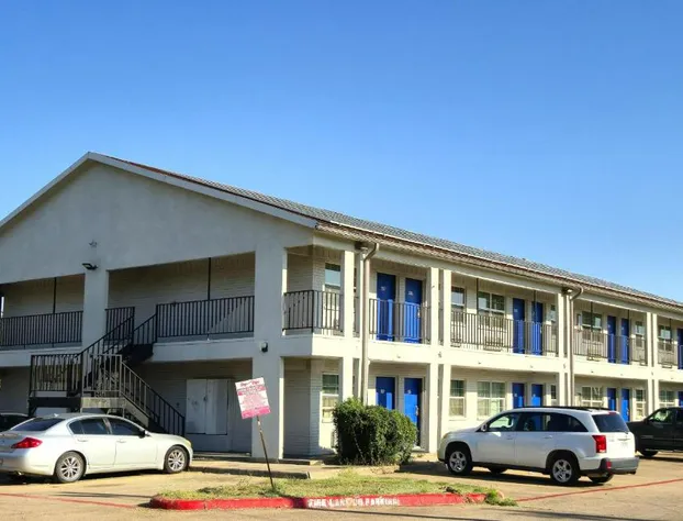 Deluxe Inn Motel By Oyo Grand Prairie Interstate 30 hotel detail image 3