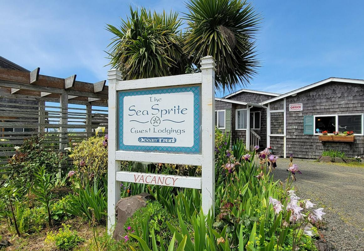 Sea Sprite at Haystack Rock hotel hero