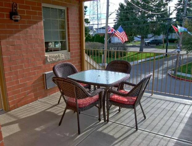 Put in Bay Victory Station Hotel hotel detail image 4