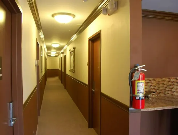 Smithtown Inn hotel detail image 4