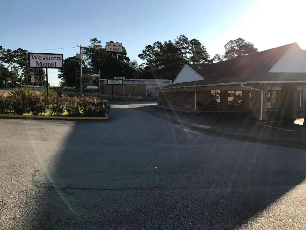 Western Motel - Prentiss hotel hero