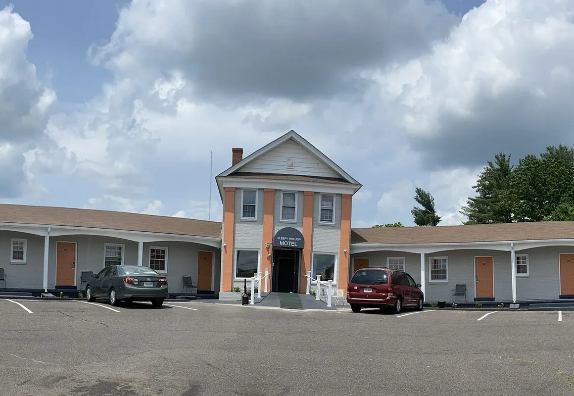 Sleepy Hollow Motel hotel hero