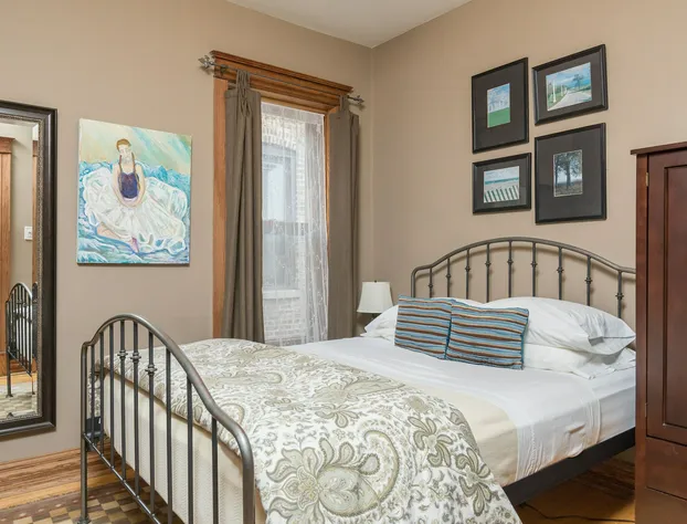 Chicago Guest House Wrigleyville hotel detail image 4