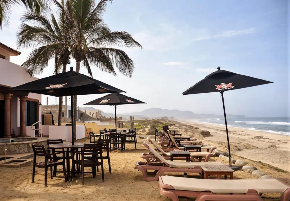 Cerritos Beach Inn hotel hero