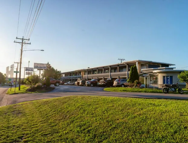 Riverside Inn and Suites hotel detail image 1